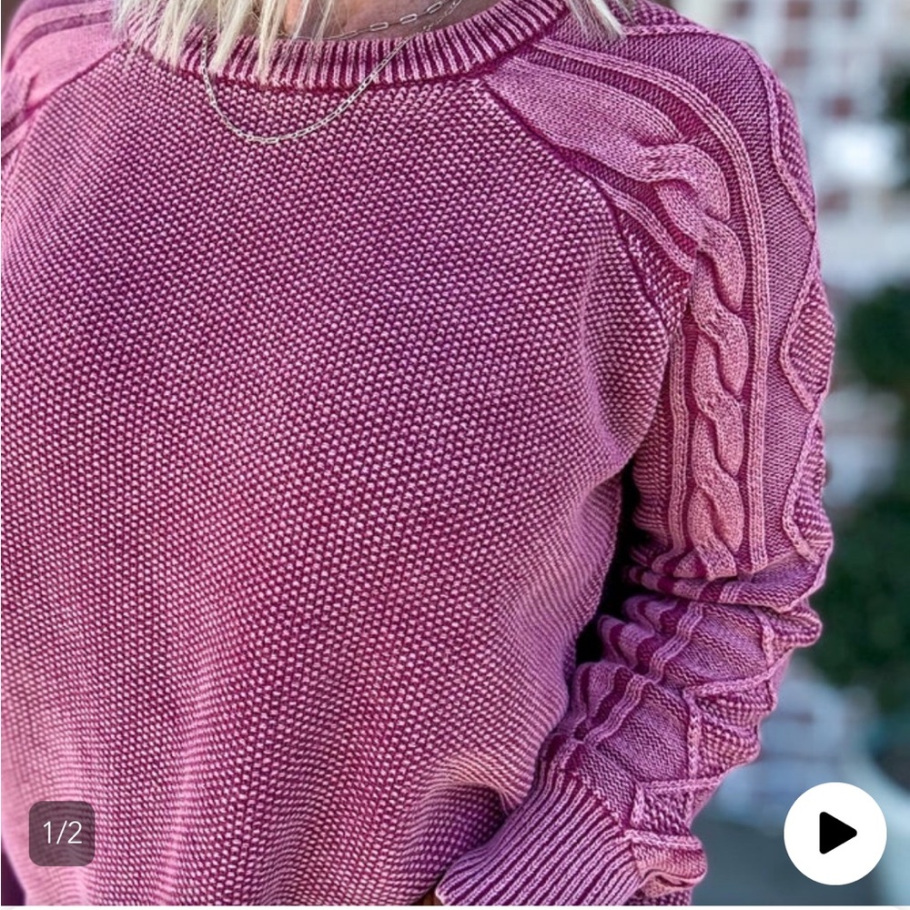 Women's Cable Knit Sweater small - Picture 2 of 4